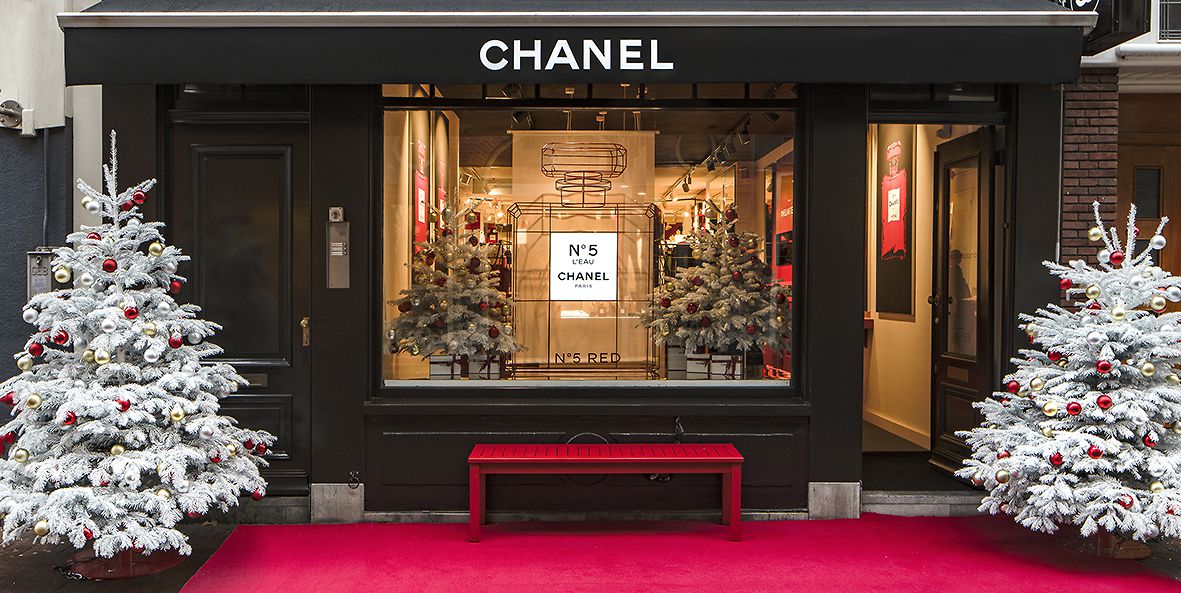 CHANEL N°5 RED AMSTERDAM FRAGRANCE & BEAUTY EPHEMERAL BOUTIQUE